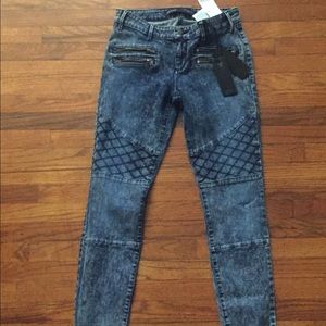 Detailed Guess Jeans