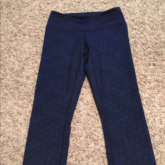 Lululemon crops RARE - Picture 2 of 4