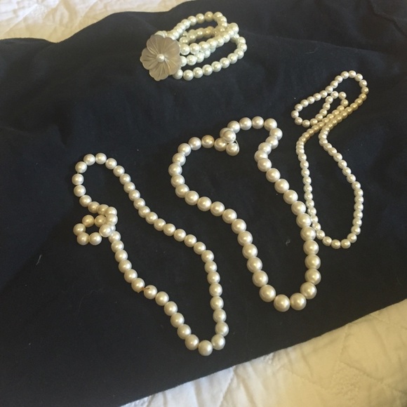 Pearl necklaces and bracelet