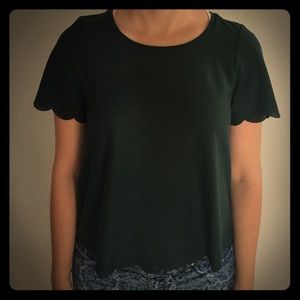 Deep green scalloped top!