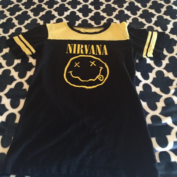 Nirvana tee