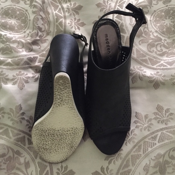 Madden Girl Wedges