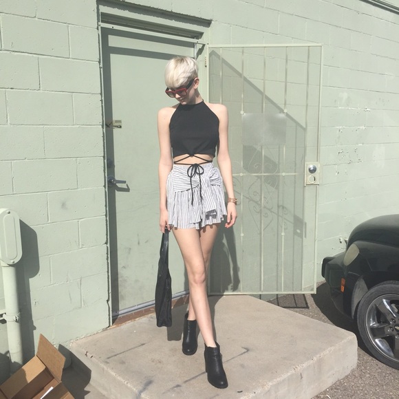 👀 MEET THE POSHER - Picture 2 of 4