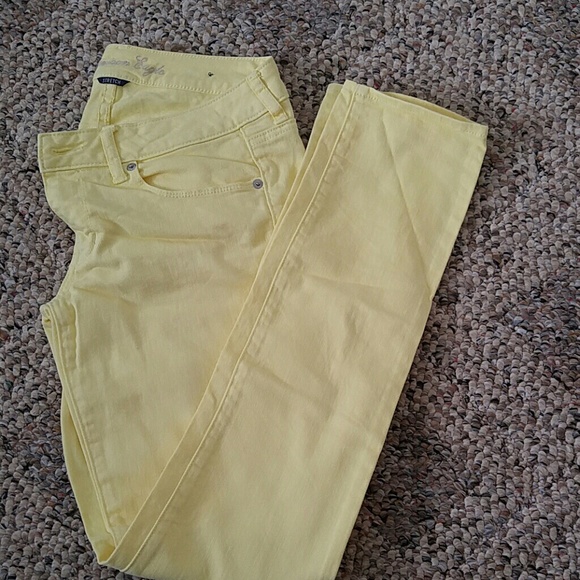 American Eagle yellow skinny jeans
