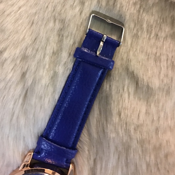 Watch - Picture 4 of 4