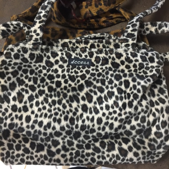 💚💚💚2 Animal Print Purses 💚💚💚 - Picture 2 of 3