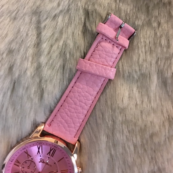Watch - Picture 4 of 4