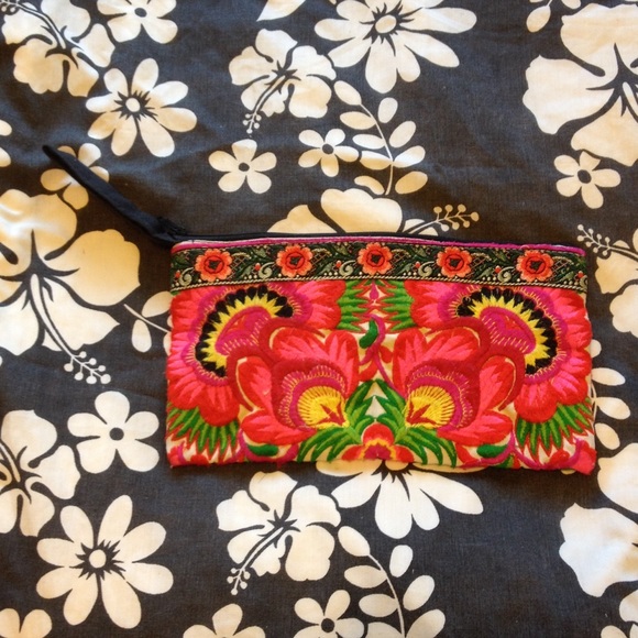 Boho embroidered flower clutch!