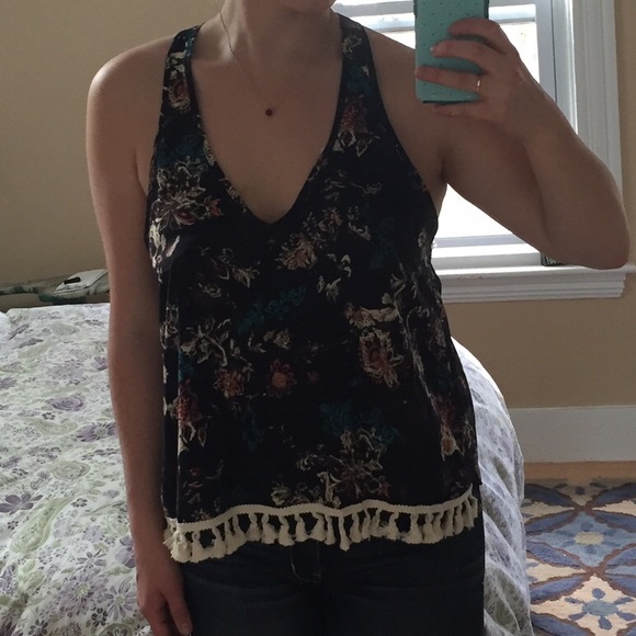 Tassel Bottom Chiffon Top - Picture 4 of 4