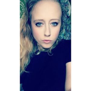 Meet your Posher, Amelia