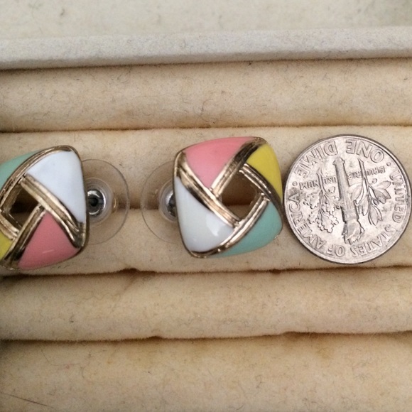 Square post earrings - Picture 2 of 3