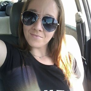 Meet your Posher, Denae