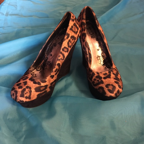 Leopard wedges