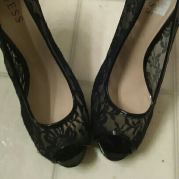 Black lace high heels - Picture 3 of 3