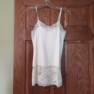 White House black market white Cami