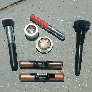 Make up bundle