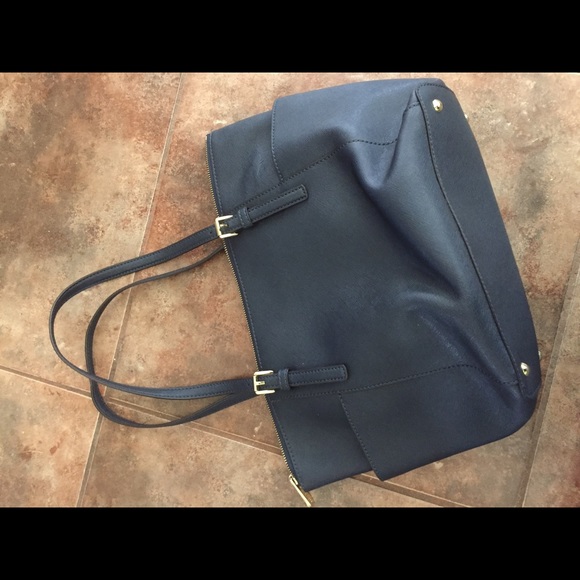 More Pics of MK Bag - Picture 3 of 3