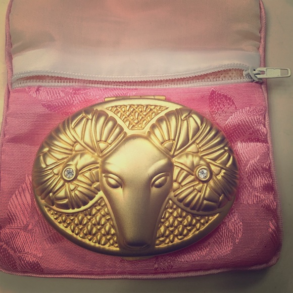 Estēe laurder gold Aries compact zodiac