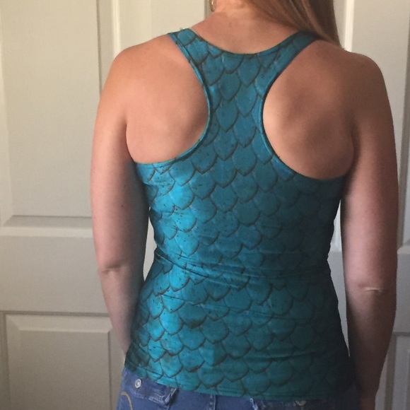 MERMAID WORK OUT TOP!!🌊🌊 - Picture 2 of 5