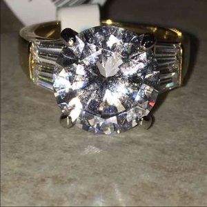 SIZE 6 CZ ENGAGEMENT RING