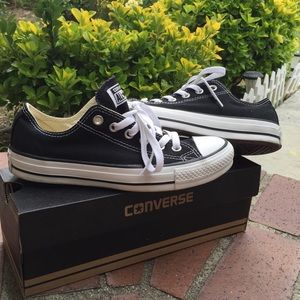 Black and white Converse's All star Ox