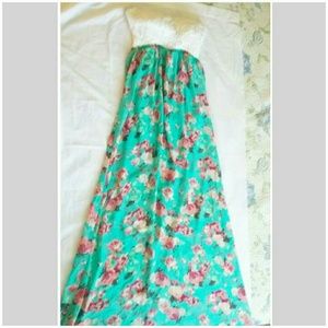 🎉💕FLORAL DRESS💕🎉