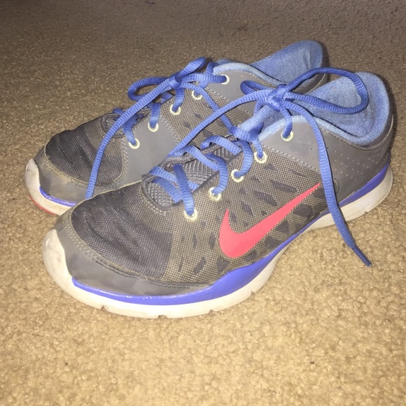 Nike tennis shoes