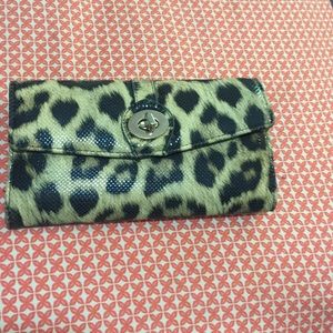 🌸Charming Charlie's trifold wallet🌸