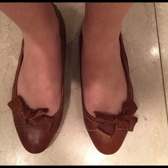 🚫 SOLD - brown leather miu miu bow flats