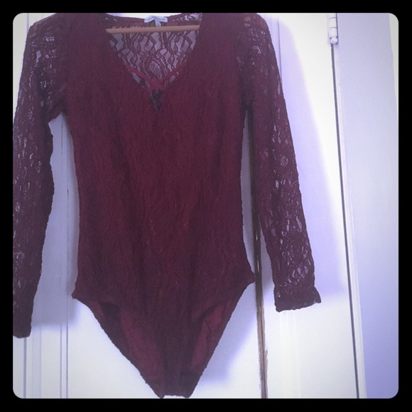 Maroon Lace bodysuit 💲