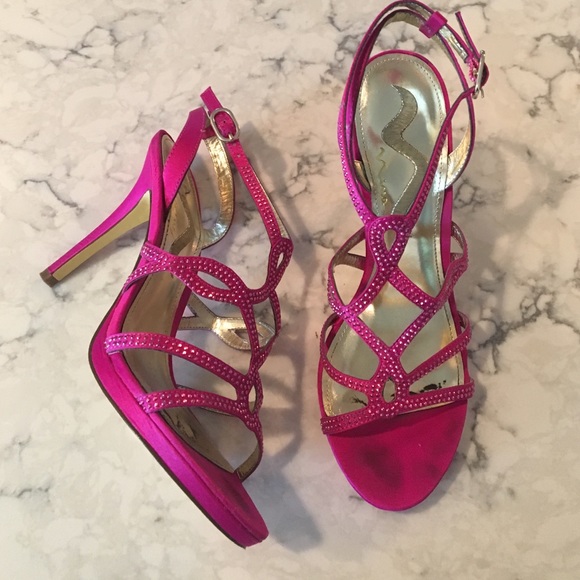 Nina Sparkle Bright Magenta Heels Size 7.5
