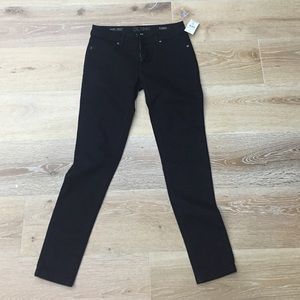 Black DL 1961 brand new skinny jeans!