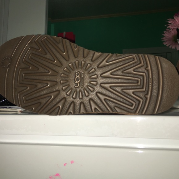 New uggs - Picture 4 of 4