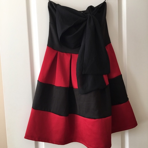 Dresses & Skirts - Strapless Game Day Dress