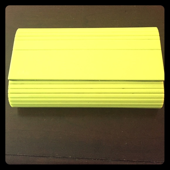 BCBG hard clutch (neon yellow)