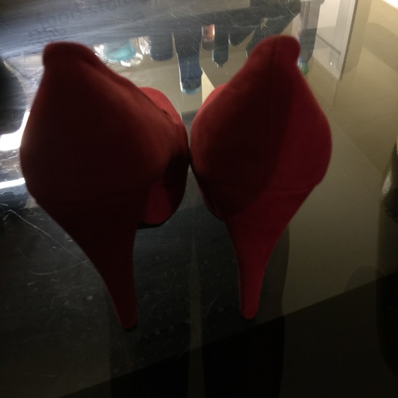 Shoes - Picture 2 of 3
