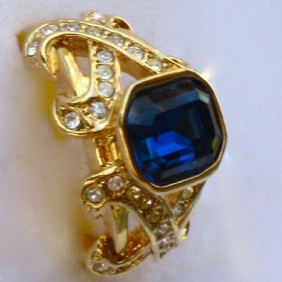 Sparkle Kiss 1995 Ring - Picture 2 of 4