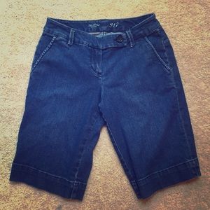 4 pocket Bermuda shorts. Final price!