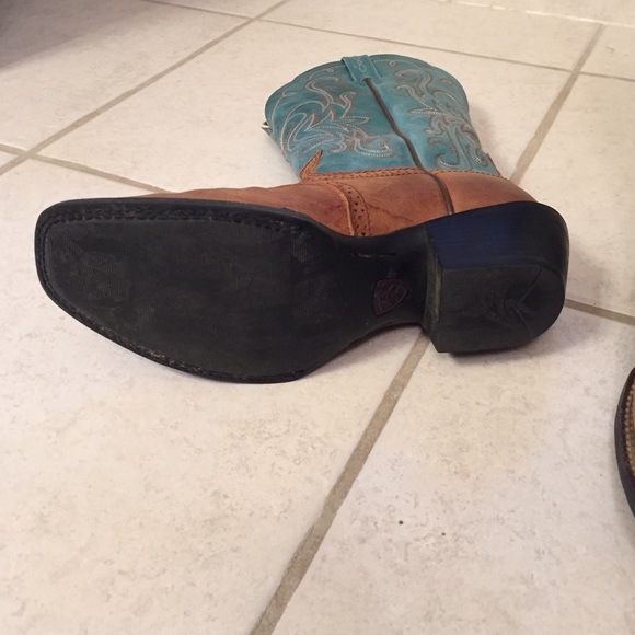 Ariat Cowgirl Boots - Picture 2 of 2