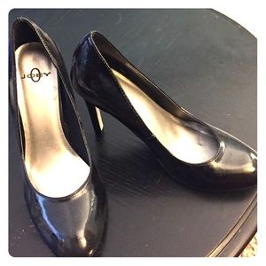 Patten leather black heels, size 6