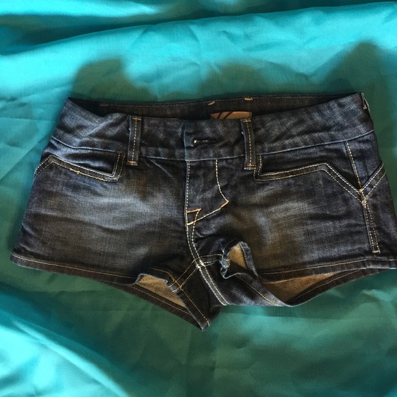 Short Shorts, Jean