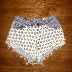 Urban Renewal Lace Front Levi's Cutoffs