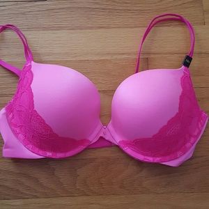 Nwt Victoria's Secret very sexy push up bra!!
