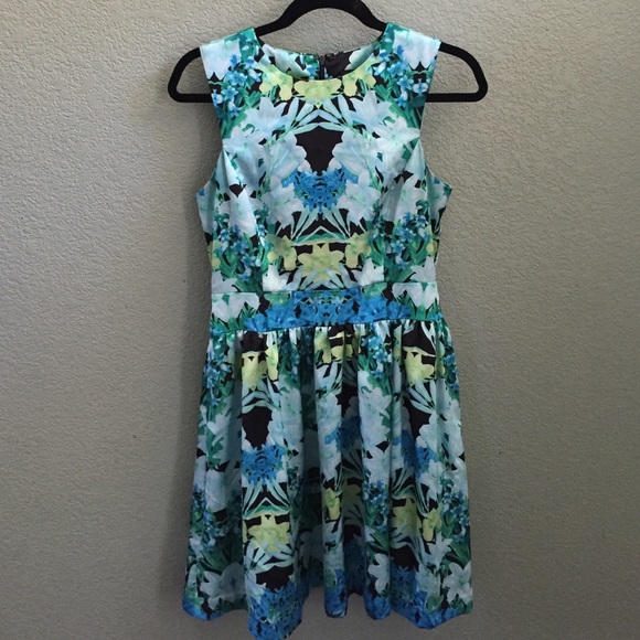 Gorgeous green and blue floral Vince Camuto dress