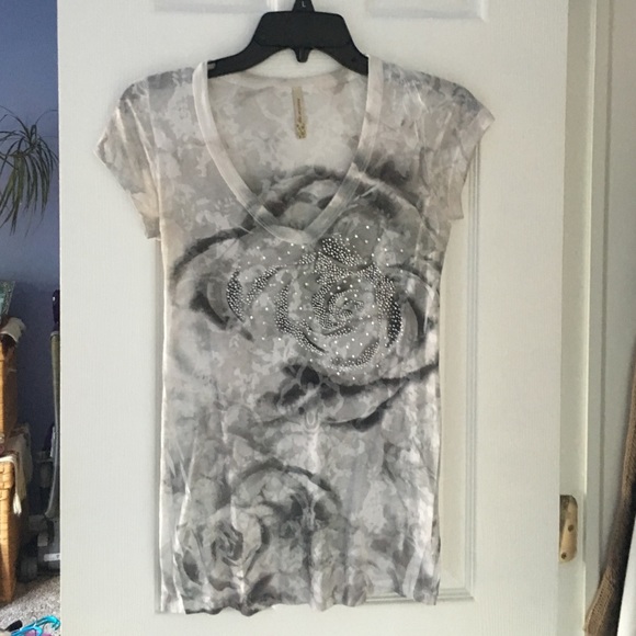 Cute grey top