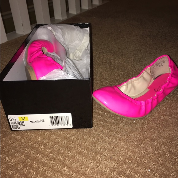 Nine West neon pink flats