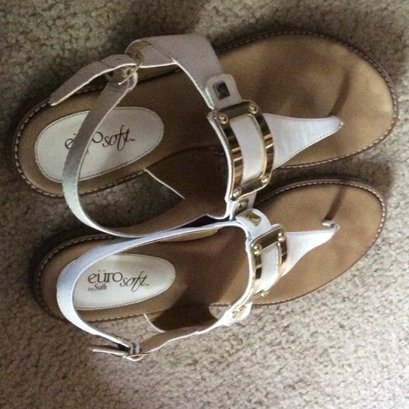 Sandals - Picture 2 of 3