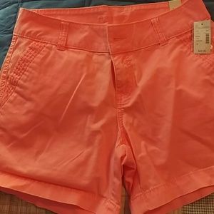 Size 7/8 Maurice's Salmon colored shorts