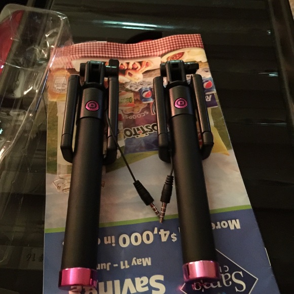 Selfie Sticks - Picture 1 of 1