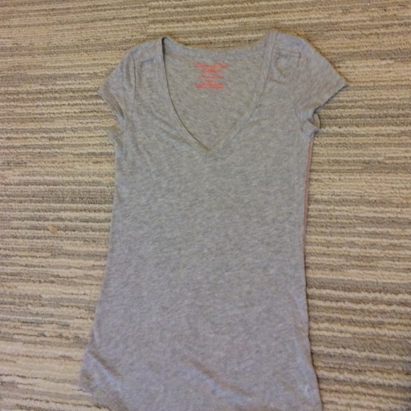 marled gray tee.